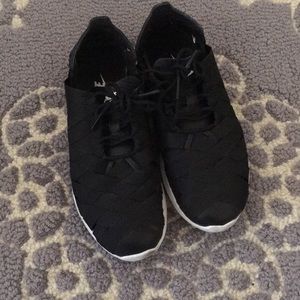 Nike Juvenate Woven Black Shoes
